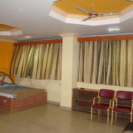 Sreeniketanam Lodge Mādhavaram Εξωτερικό φωτογραφία