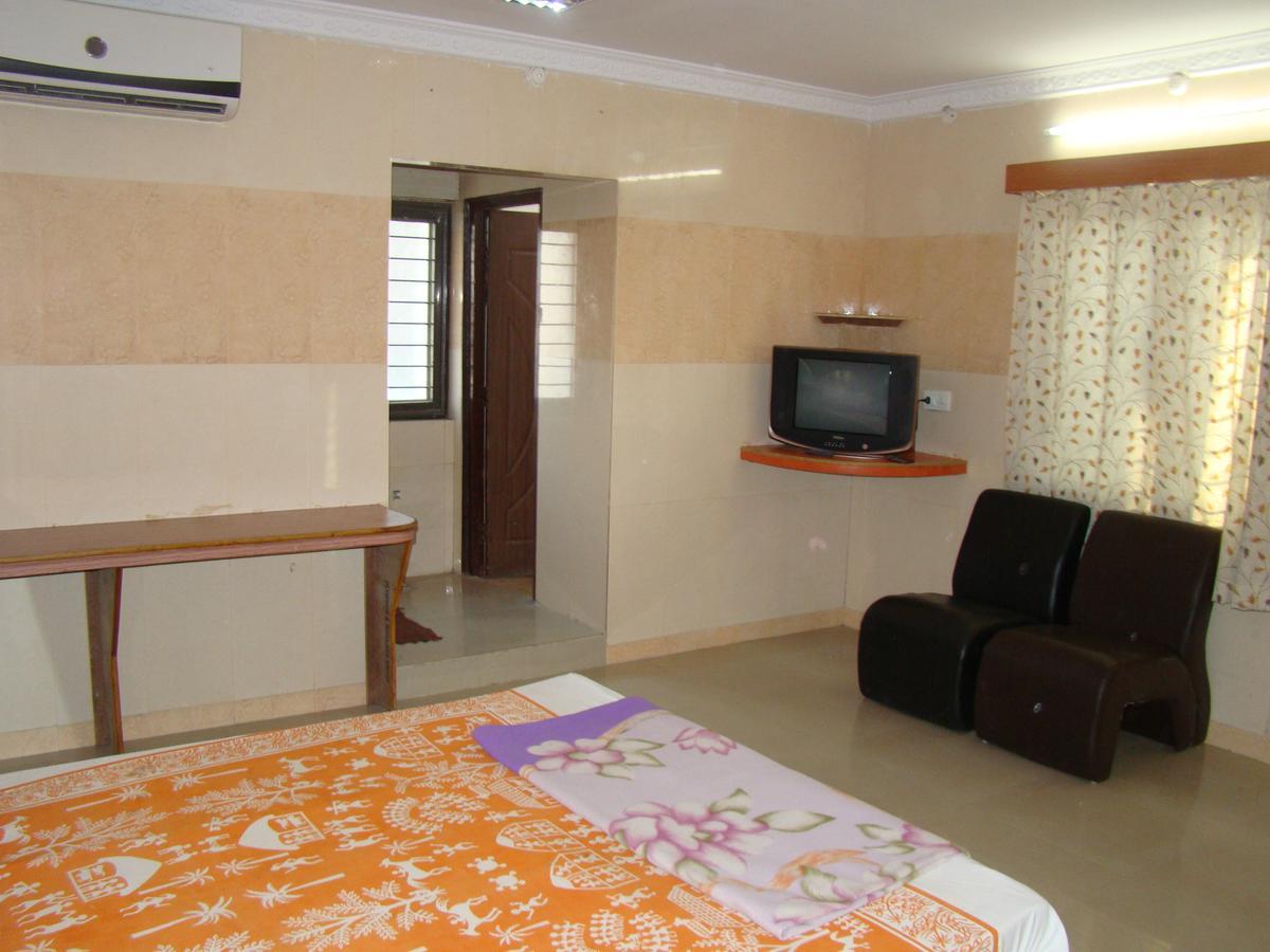 Sreeniketanam Lodge Mādhavaram Εξωτερικό φωτογραφία