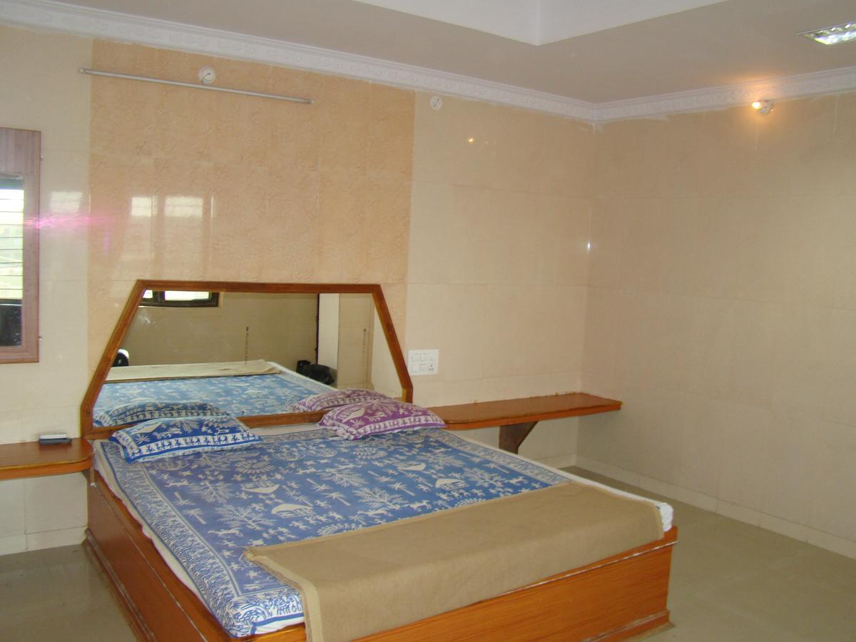 Sreeniketanam Lodge Mādhavaram Εξωτερικό φωτογραφία